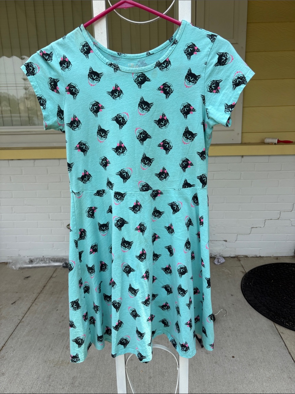1989 Place Mint Short Sleeve Dress with Black Cat Print and Pink Bows